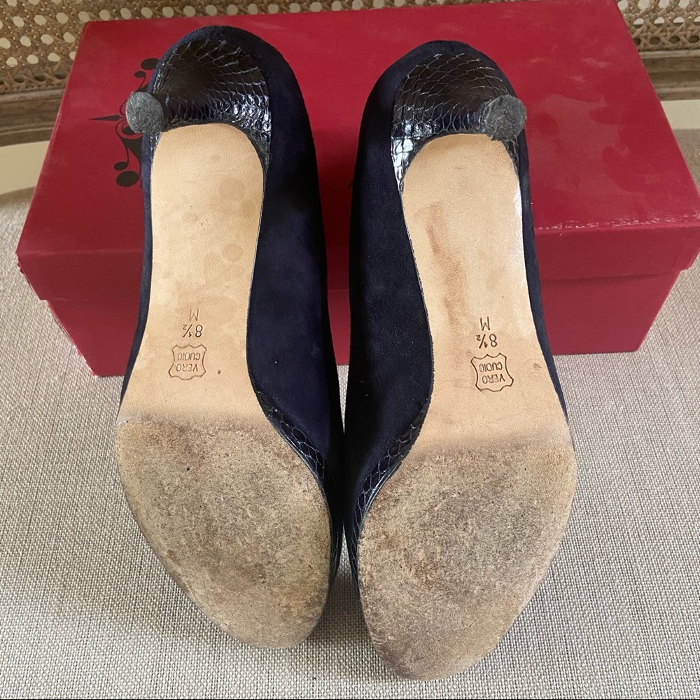 Vaneli Suede & Leather Pumps - 8 ½ M - Picture 4 of 9